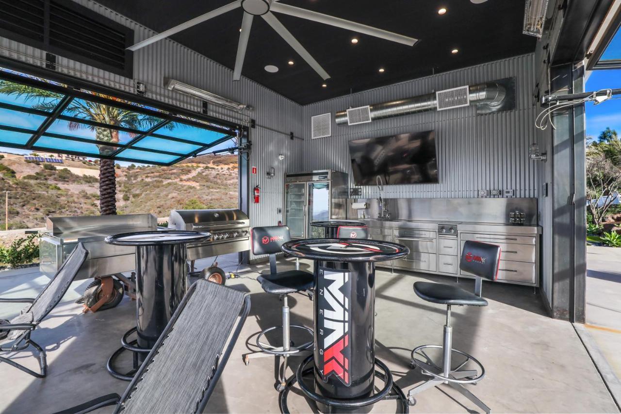 Iron Mansion Private Resort-Event Space 12000 Ft! Temecula Exteriör bild